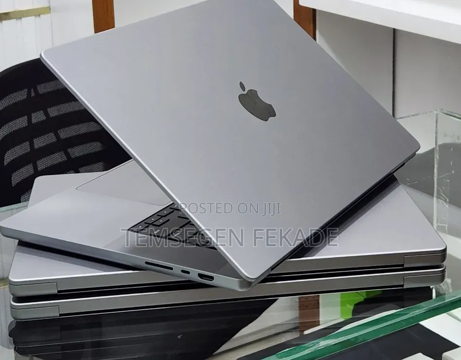 New Laptop Apple MacBook Pro 2021 M1 32GB Apple M1 Pro SSD 512GB