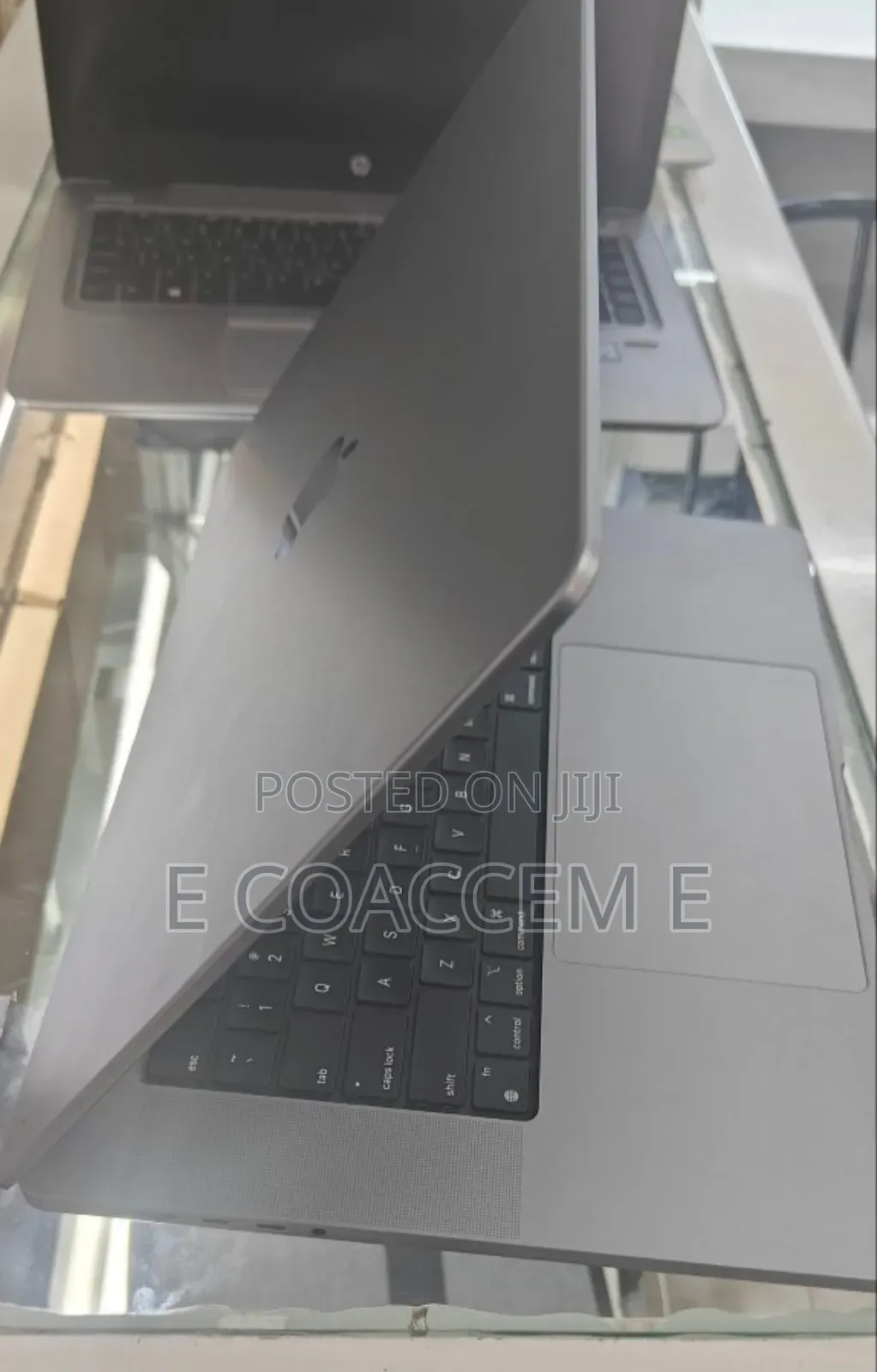 New Laptop Apple MacBook 32GB SSD 1T