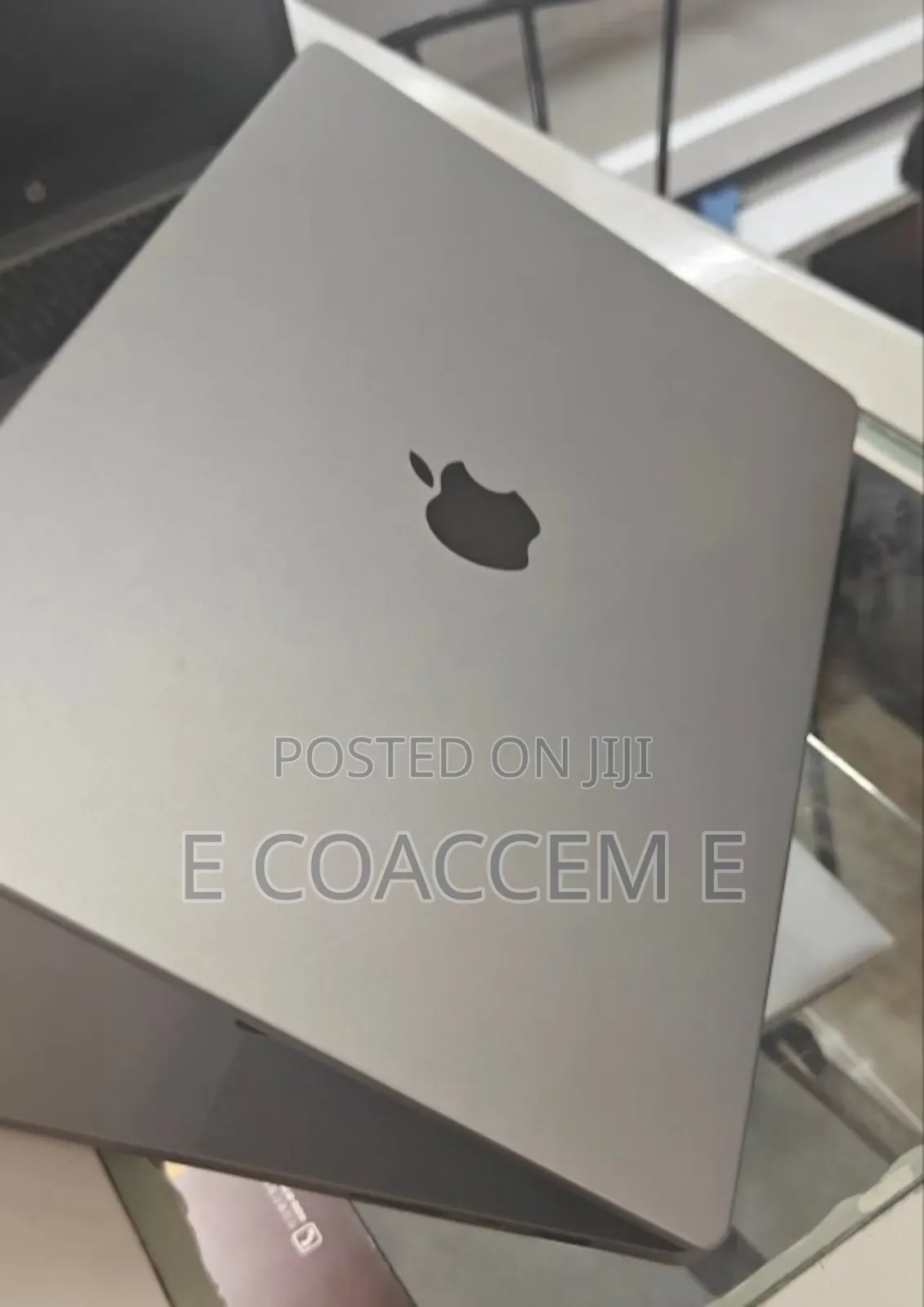 New Laptop Apple MacBook 32GB SSD 1T