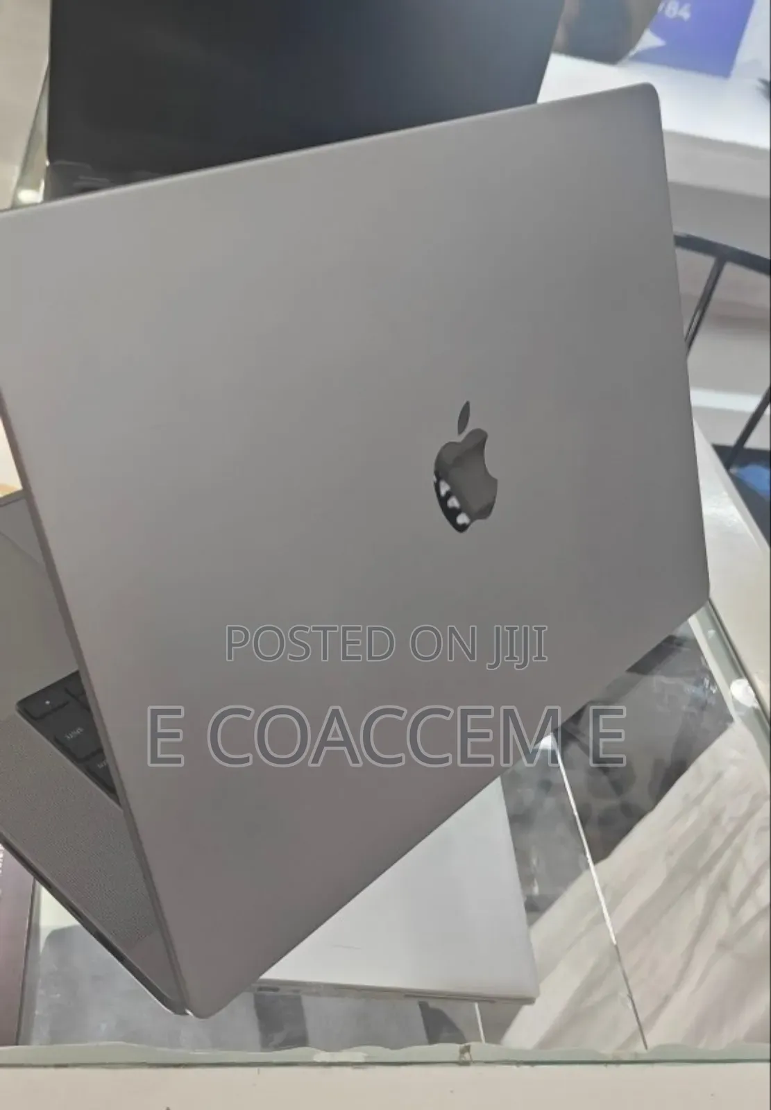 New Laptop Apple MacBook 32GB SSD 1T