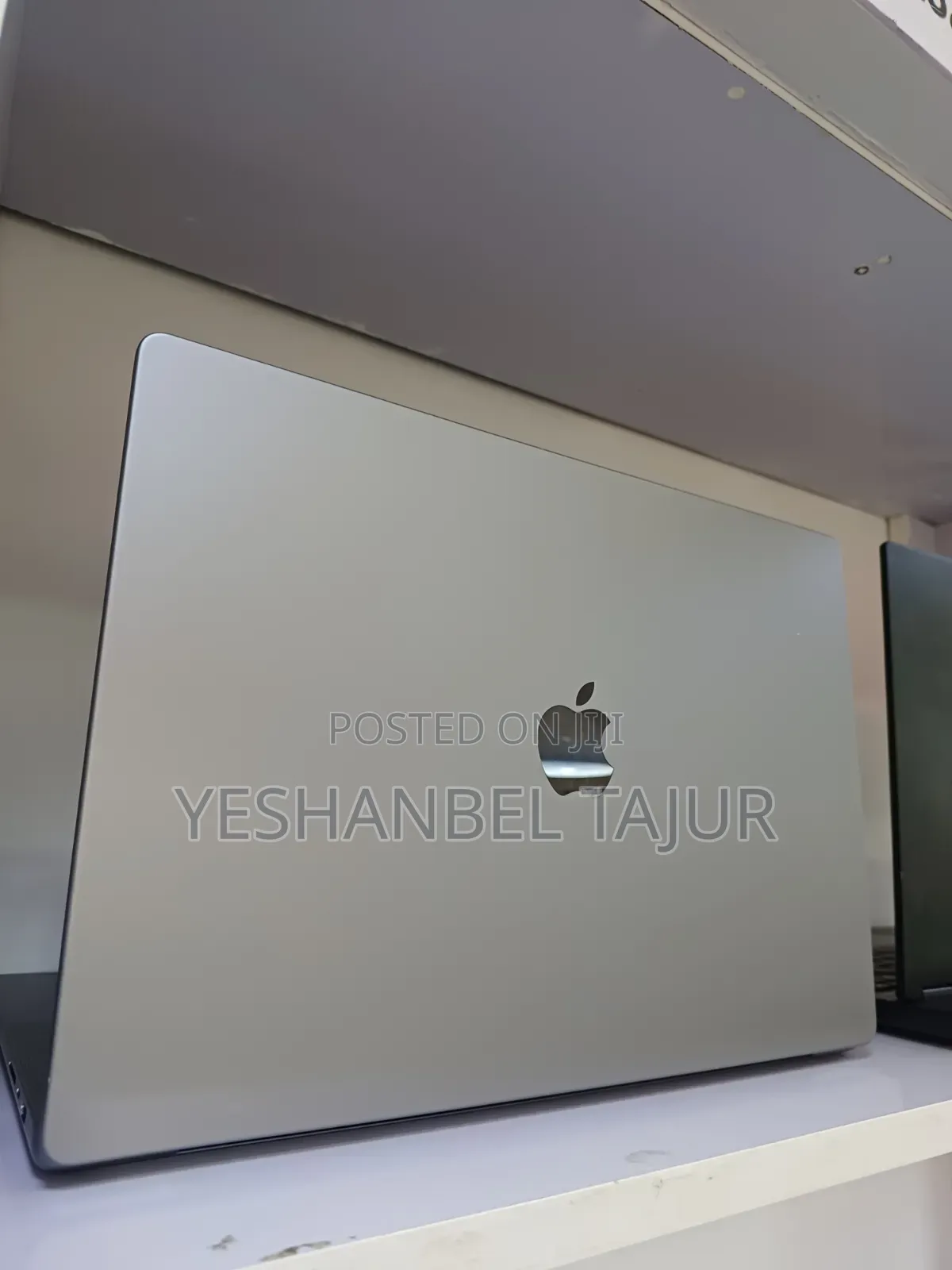 New Laptop Apple MacBook Pro M1 16GB Apple M1 Pro SSD 512GB