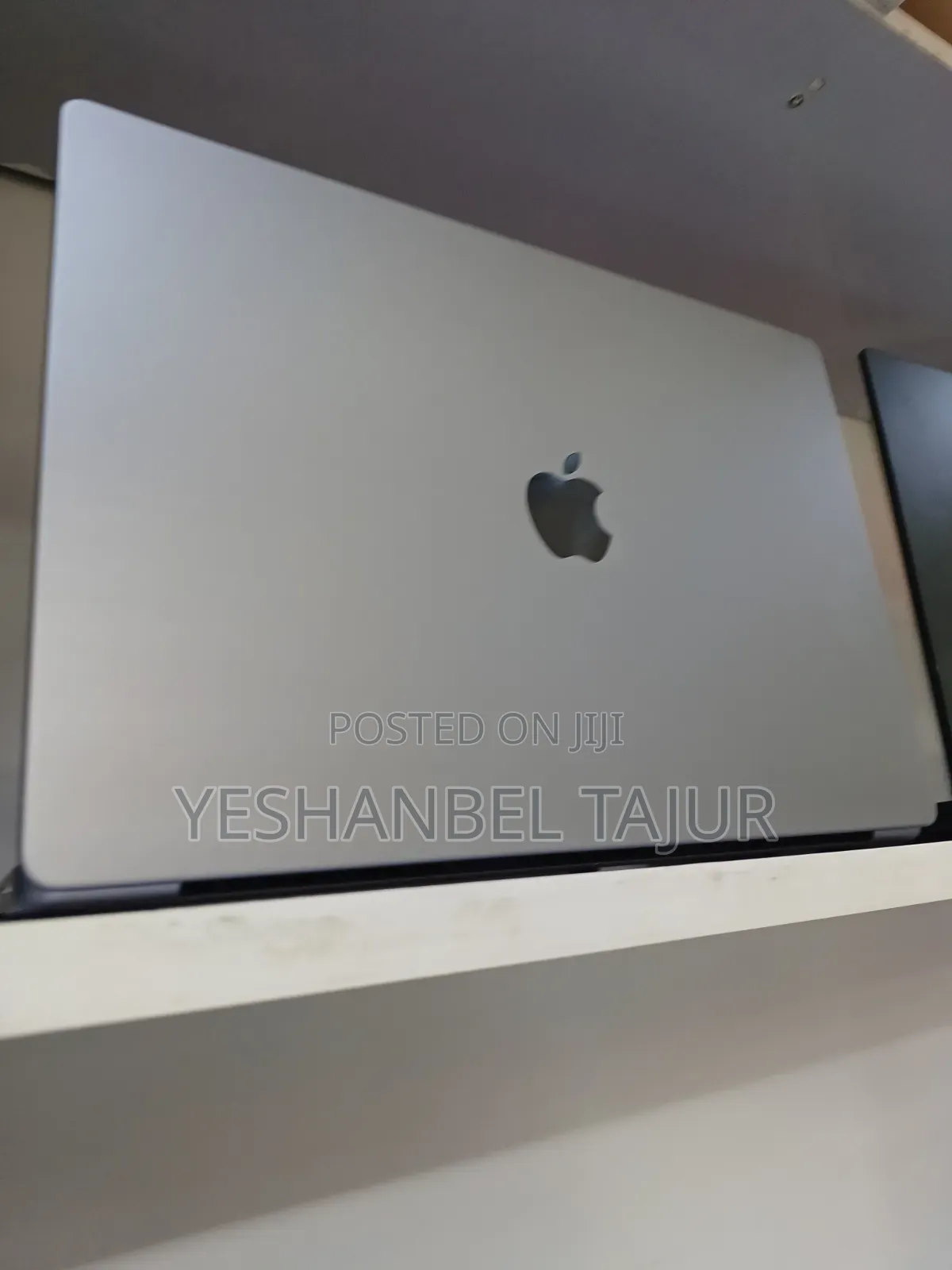 New Laptop Apple MacBook Pro M1 16GB Apple M1 Pro SSD 512GB