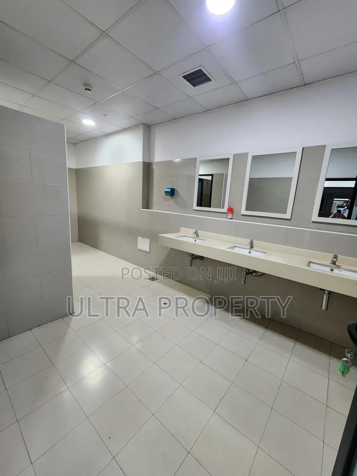 700 SQM Office Bole