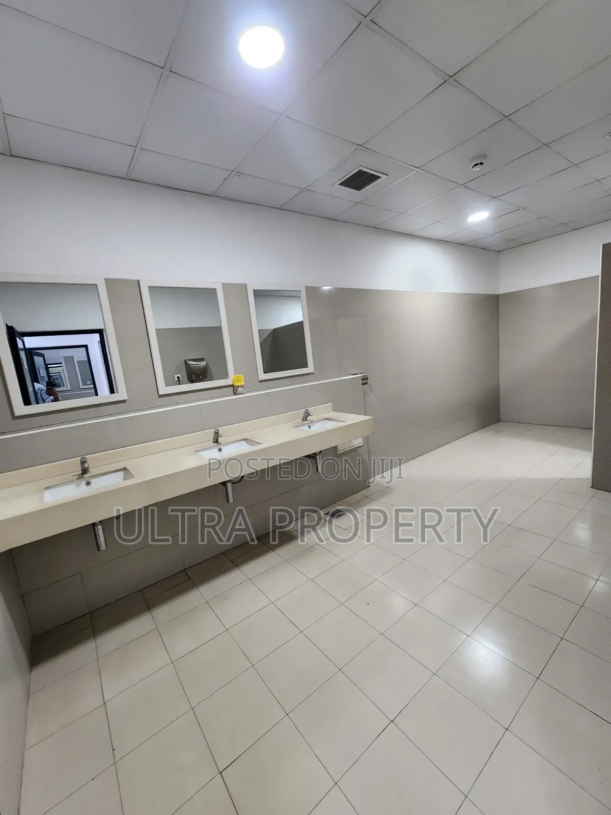 700 SQM Office Bole