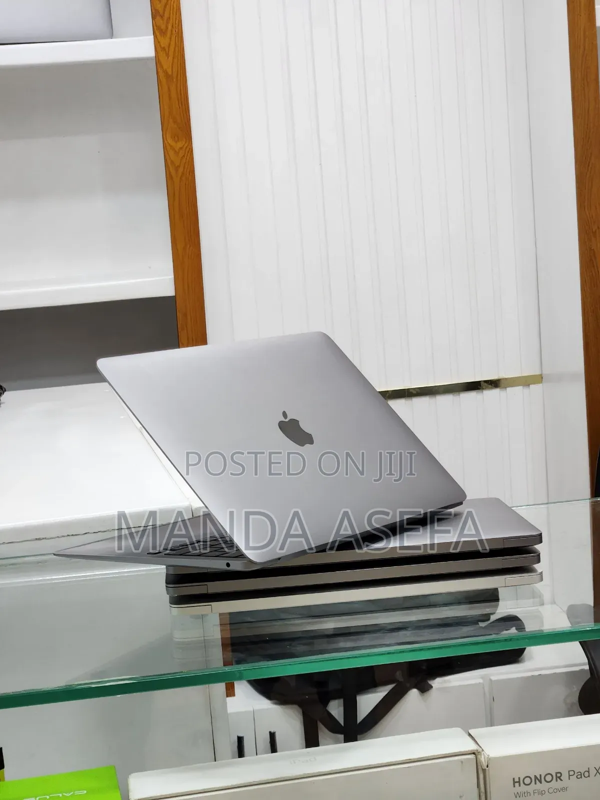 New Laptop Apple MacBook Air 2020 M1 8GB Apple M1 SSD 256GB