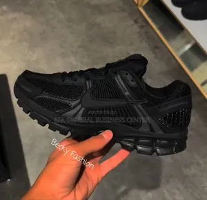 Nike Zoom Vomero 5 Sneaker Shoes
