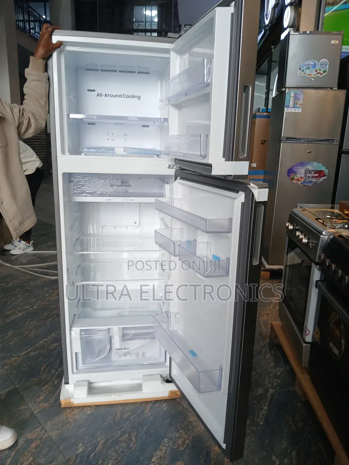 Samsung Refrigerator Silver-Finished 310-Liter