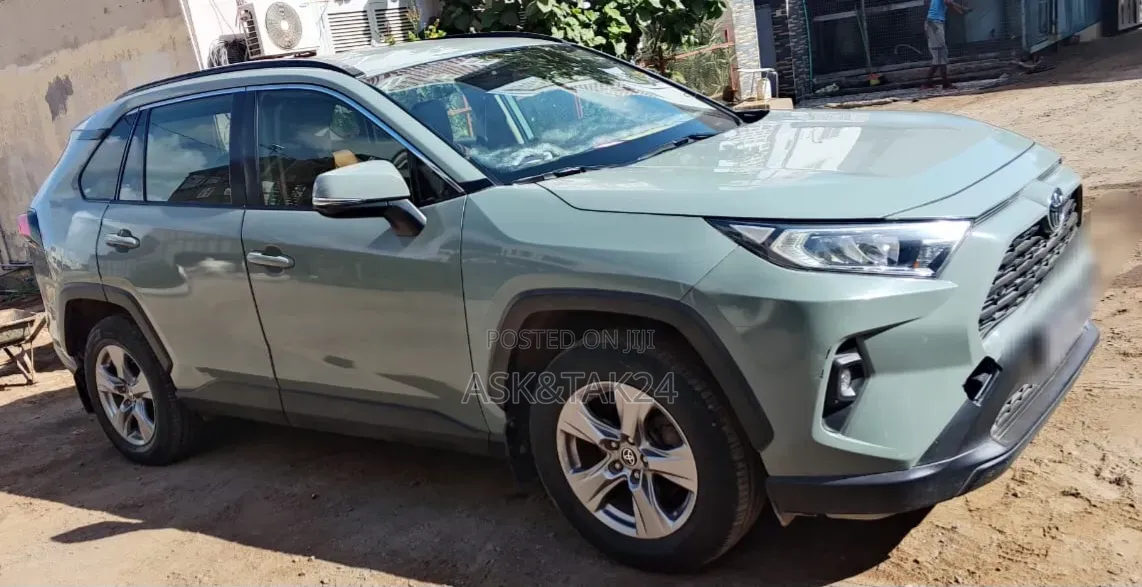 Toyota RAV4 2020 Green