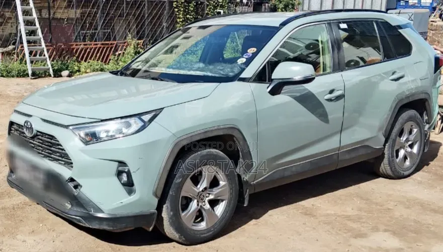 Toyota RAV4 2020 Green