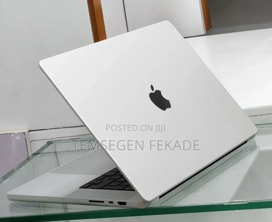 New Laptop Apple MacBook Pro M1 16GB Apple M1 Pro SSD 512GB