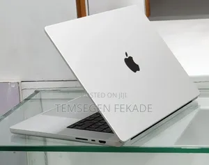 New Laptop Apple MacBook Pro M1 16GB Apple M1 Pro SSD 512GB