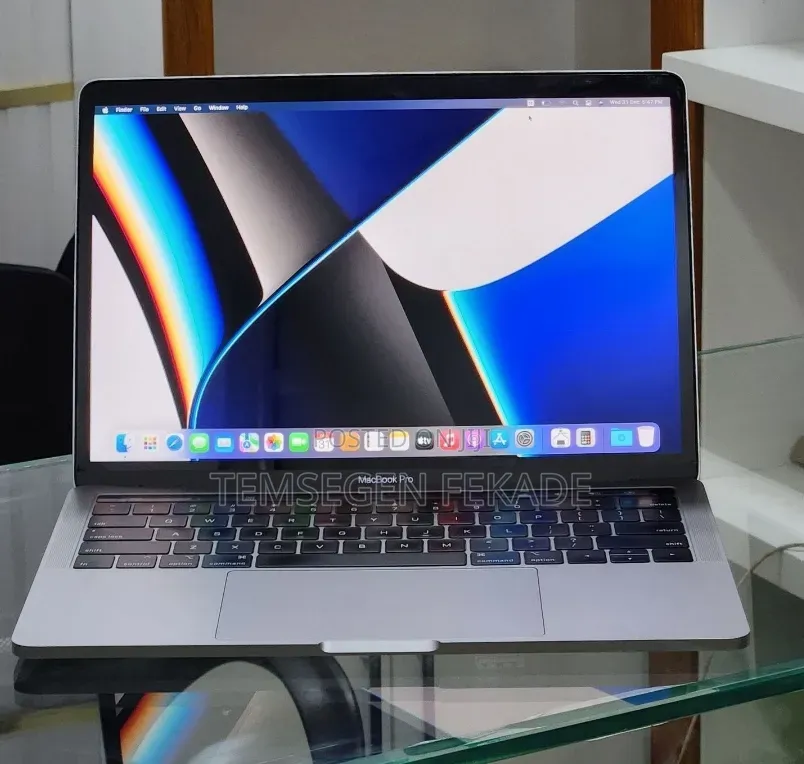 New Laptop Apple MacBook Pro 2019 16GB Intel Core i7 SSD 1T