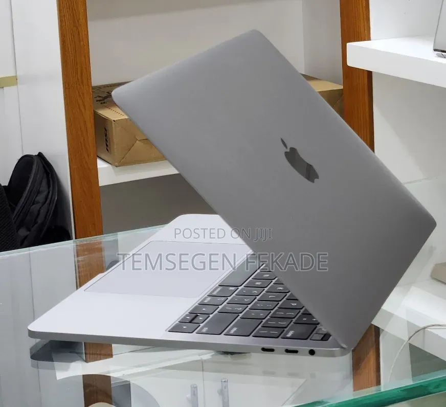 New Laptop Apple MacBook Pro 2019 16GB Intel Core i7 SSD 1T