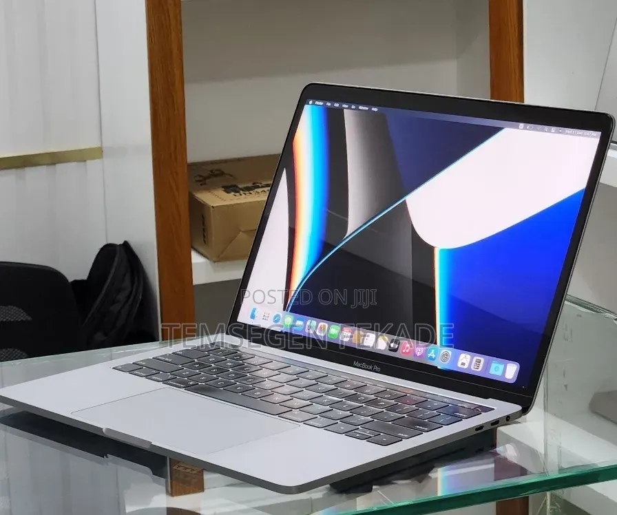 New Laptop Apple MacBook Pro 2019 16GB Intel Core i7 SSD 1T