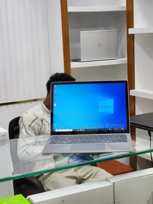 New Laptop Microsoft Surface 16GB Intel Core i7 SSD 256GB