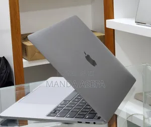 New Laptop Apple MacBook Pro 2019 16GB Intel Core i7 SSD 512GB