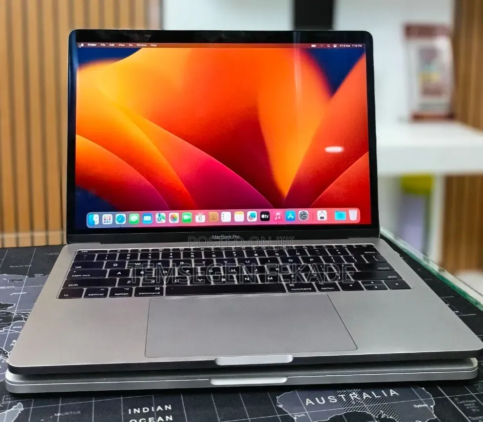 New Laptop Apple MacBook Pro 2017 8GB Intel Core i5 SSD 128GB