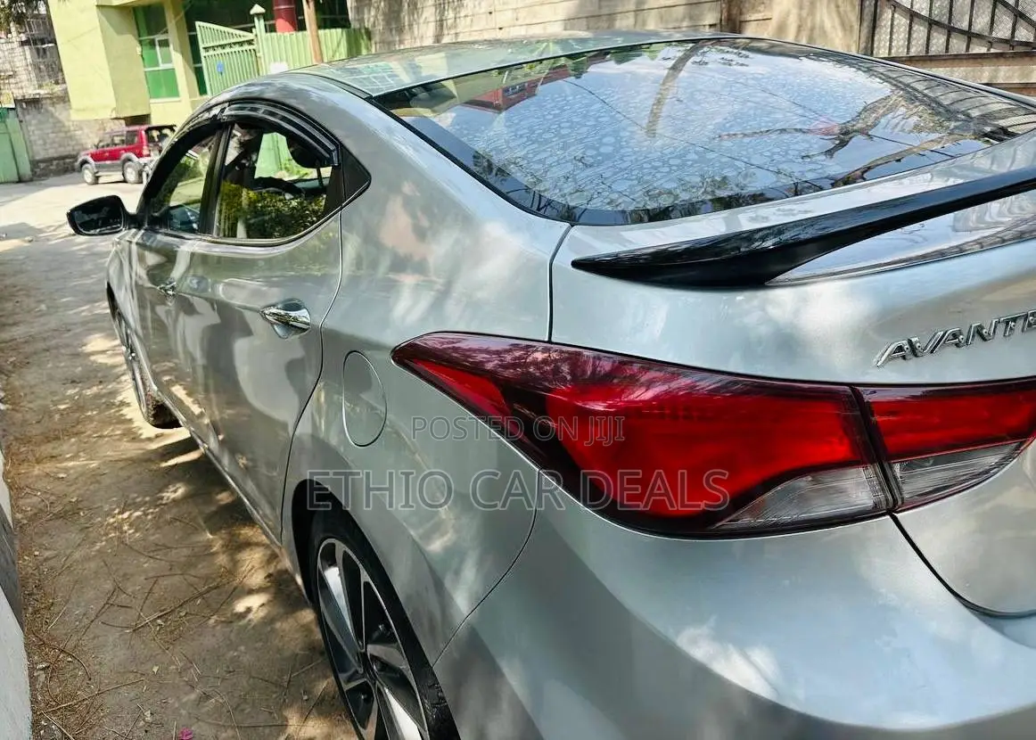 Hyundai Avante 2015 Silver