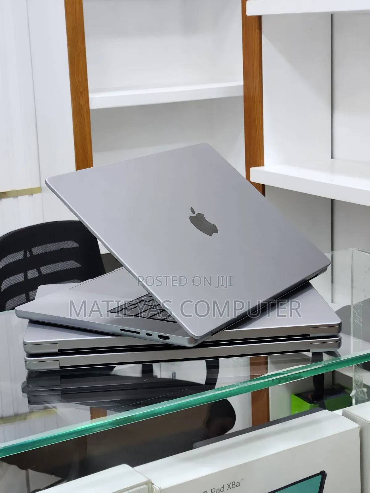 New Laptop Apple MacBook Pro M1 32GB Apple M1 Pro SSD 512GB
