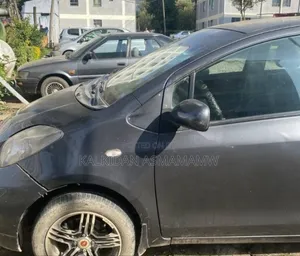 Toyota Yaris 2010 Black
