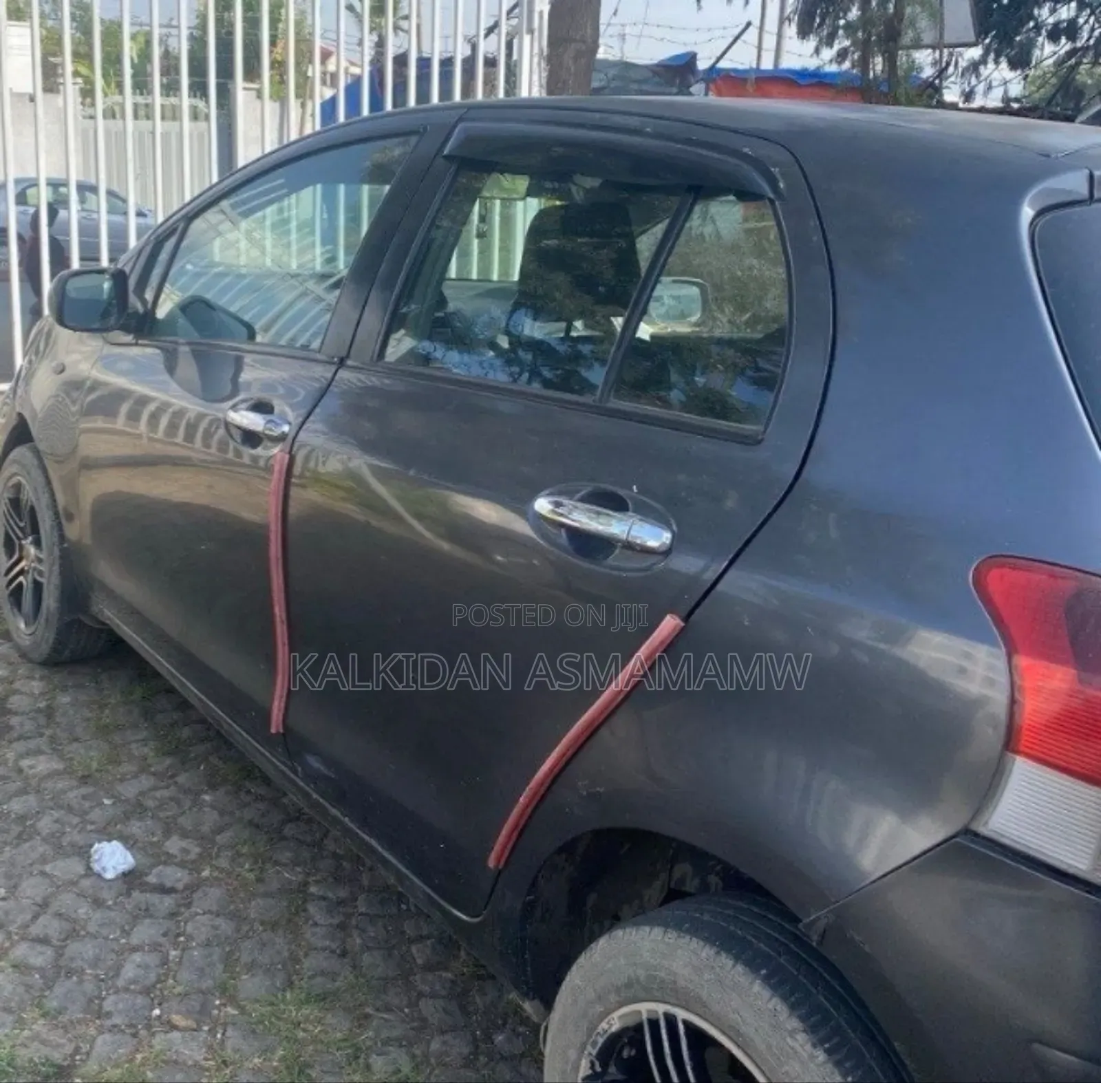 Toyota Yaris 2010 Black