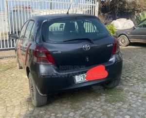 Toyota Yaris 2010 Black