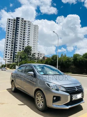 Mitsubishi Attrage 2022 Silver