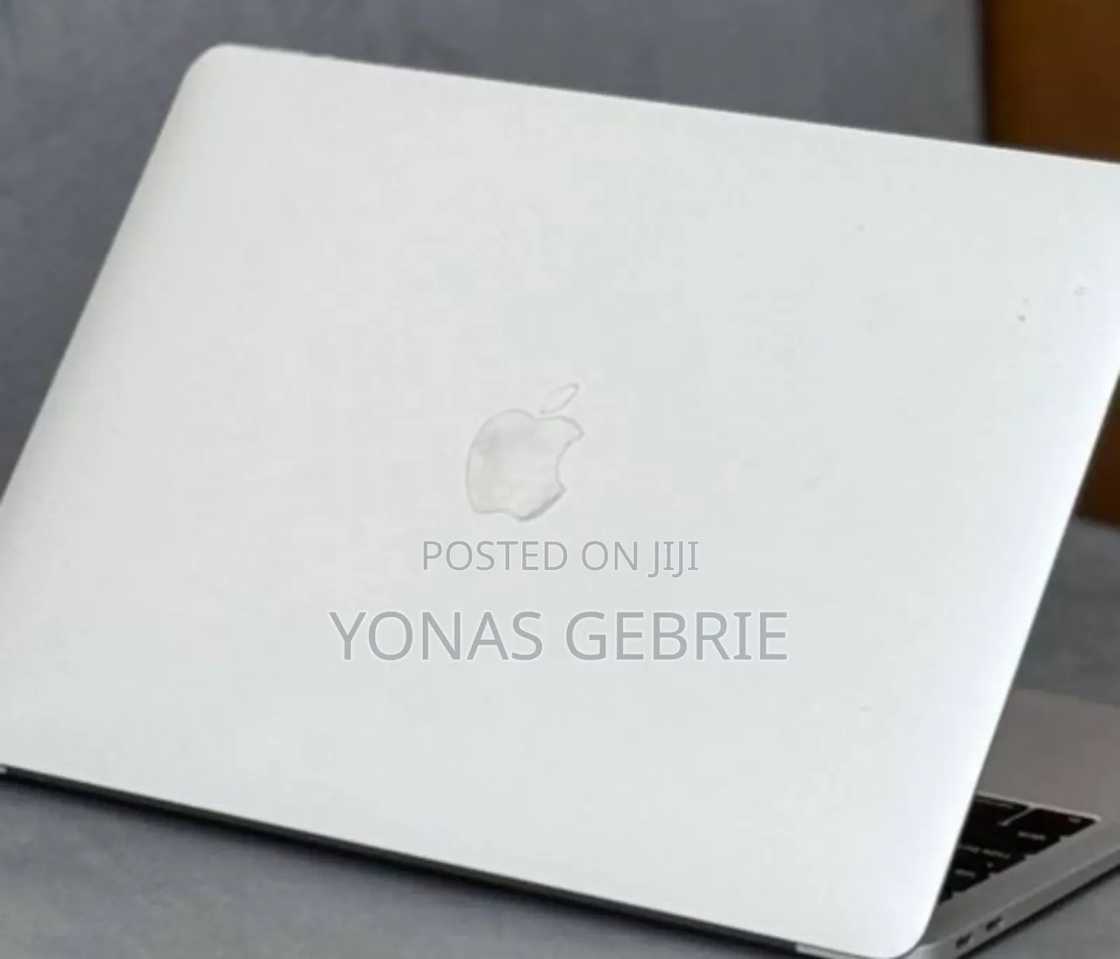 New Laptop Apple MacBook 8GB Intel Core i5 SSD 128GB