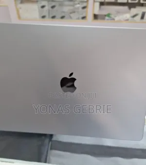 New Laptop Apple MacBook 32GB Apple M1 Pro SSD 512GB