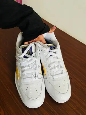Reebok Sneakers