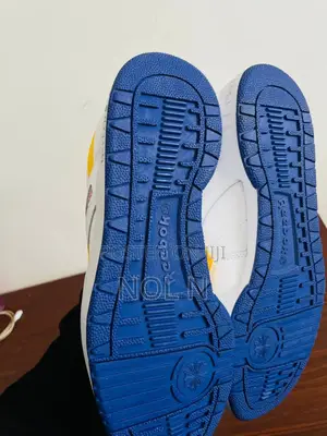 Reebok Sneakers