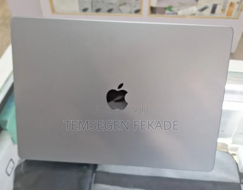 New Laptop Apple MacBook Pro 2021 M1 32GB Apple M1 Pro SSD 1T