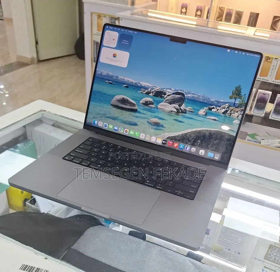 New Laptop Apple MacBook Pro 2021 M1 32GB Apple M1 Pro SSD 1T