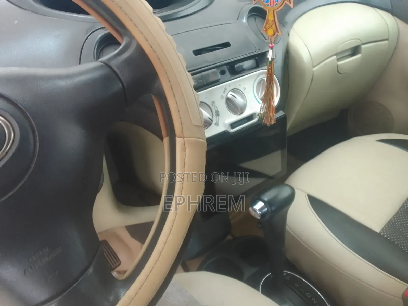 Toyota Vitz 2004 Silver
