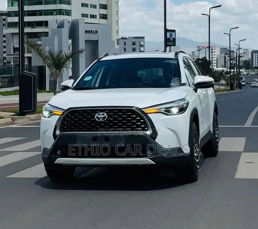 Toyota Corolla Cross Hybrid 2023 White