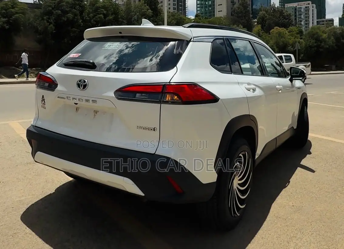 Toyota Corolla Cross Hybrid 2023 White