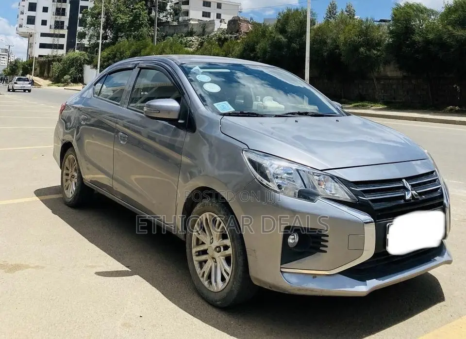 Mitsubishi Attrage 2022 Gray
