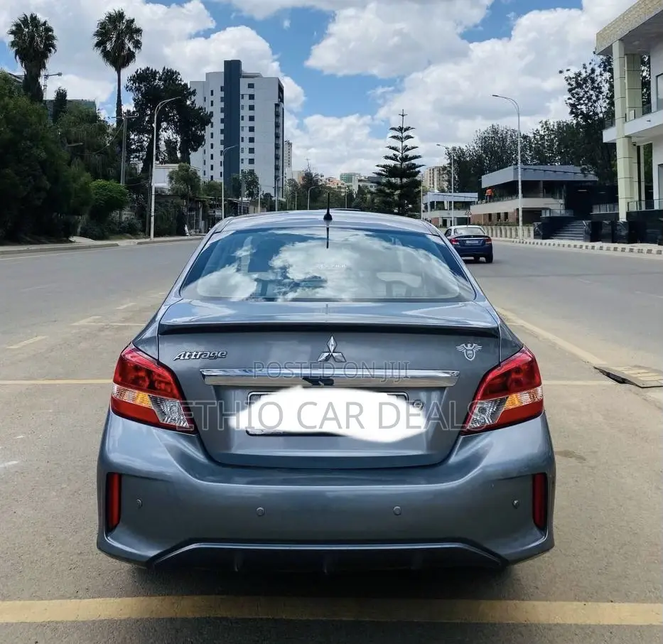 Mitsubishi Attrage 2022 Gray