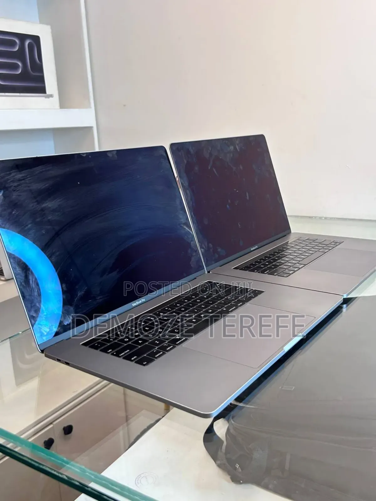 New Laptop Apple MacBook Pro 2018 16GB Intel Core i7 SSD 512GB