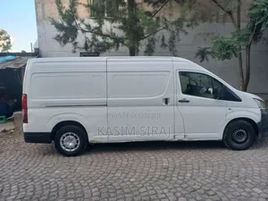 Toyota Grand HiAce 2019 White