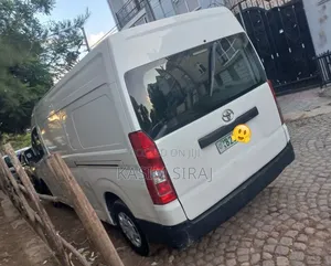 Toyota Grand HiAce 2019 White