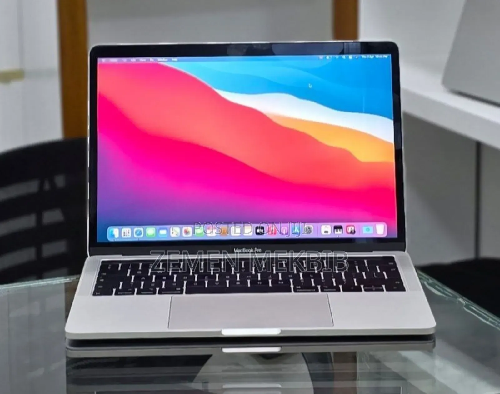 New Laptop Apple MacBook Pro 2019 16GB Intel Core i7 SSD 256GB