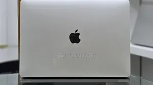 New Laptop Apple MacBook Pro 2019 16GB Intel Core i7 SSD 256GB