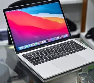 New Laptop Apple MacBook Pro 2019 16GB Intel Core i7 SSD 256GB