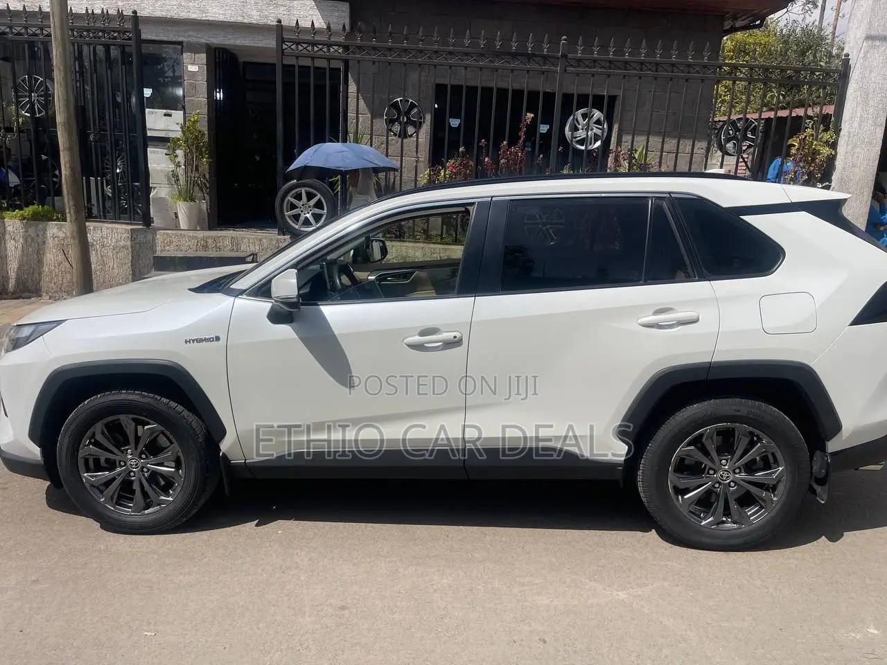 Toyota RAV4 2022 White