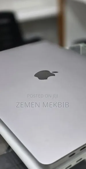 New Laptop Apple MacBook Pro 2019 16GB Intel Core i5 SSD 256GB