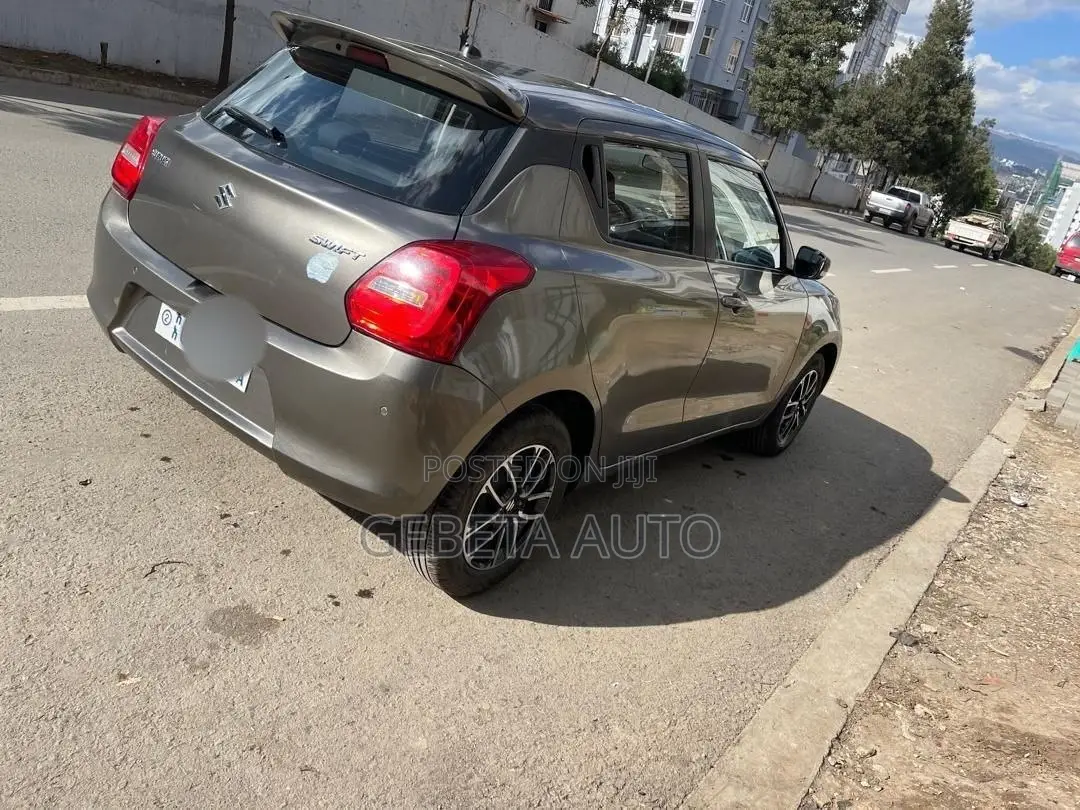 Suzuki Swift 2022 Gray