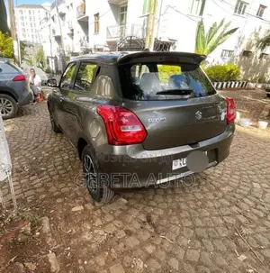 Suzuki Swift 2022 Gray