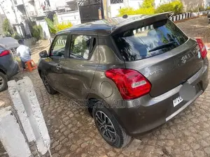 Suzuki Swift 2022 Gray