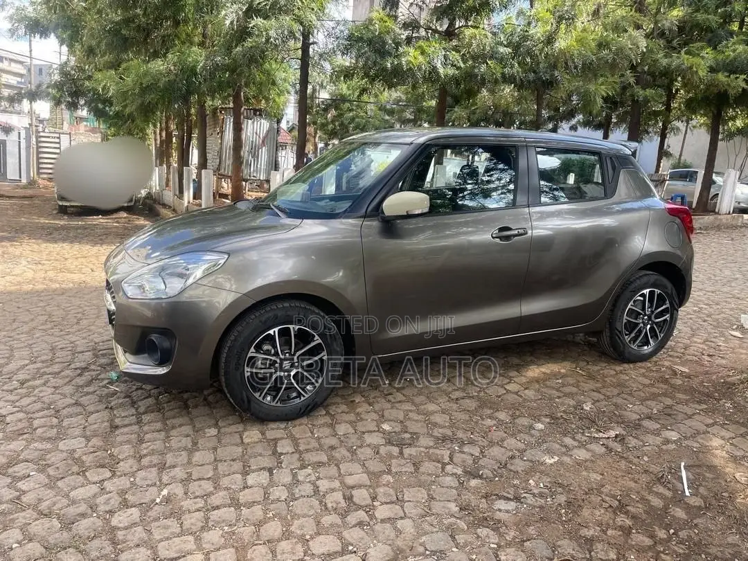 Suzuki Swift 2022 Gray
